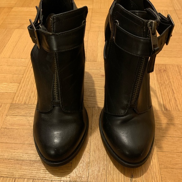 Call It Spring Black Leather cutout booties - Picture 2 of 2